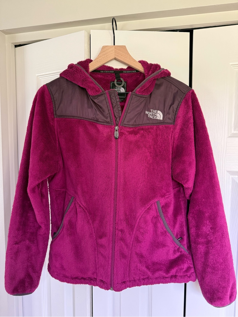 The North Face Women's Plush Fleece Jacket in Deep Pink